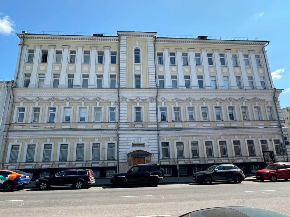 Фасад здания на улице Воронцовская, общий вид